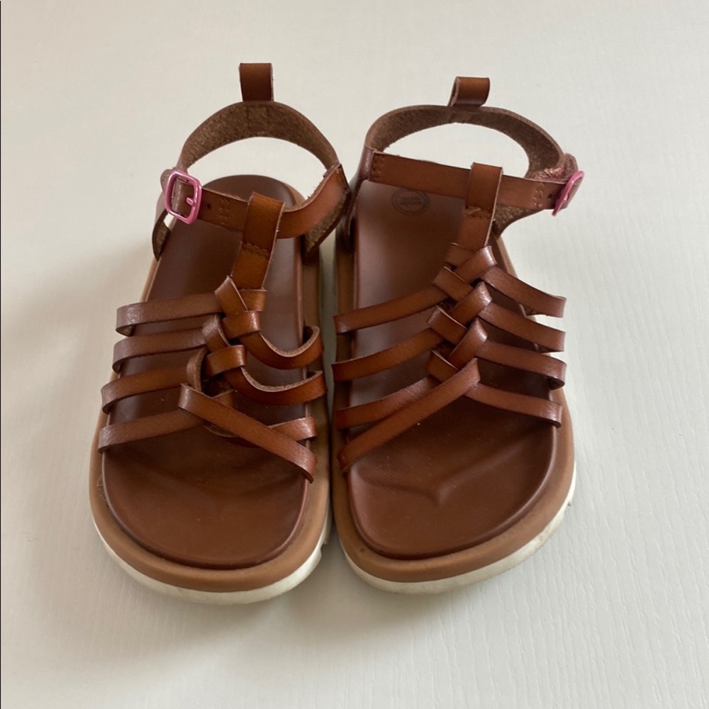 Wonder Nation Brown Sandals with Pink Accent